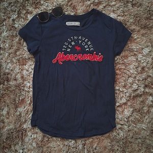 Abercrombie & Fitch navy blue tee🌸